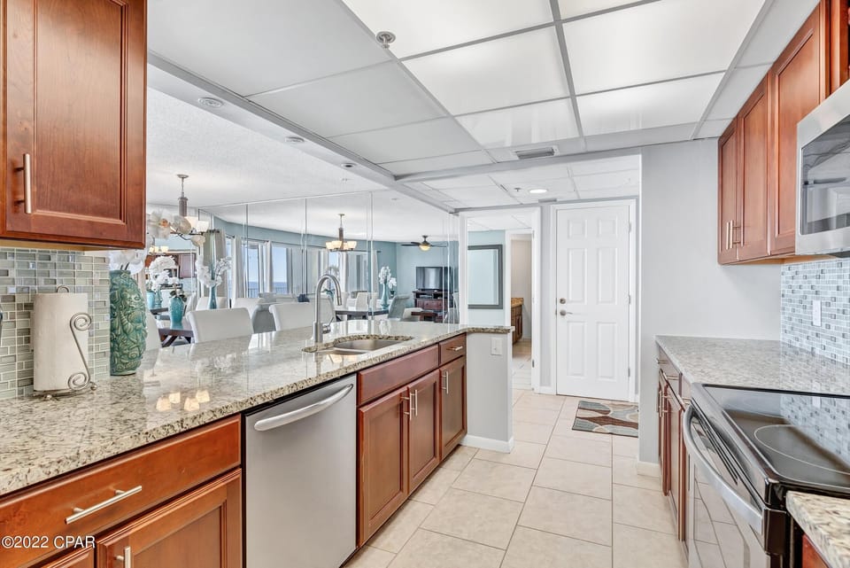 Another view of kitchen.
