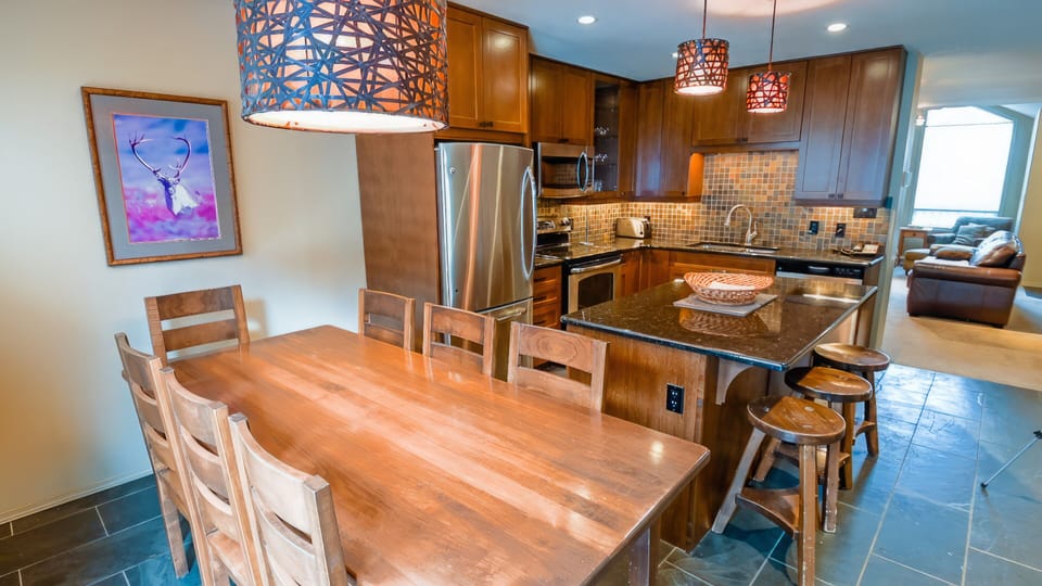 Thunder Ridge Chalet #5 | In-room dining