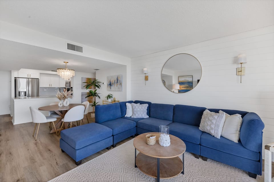 Relaxation station: Our living room welcomes you with open arms!
