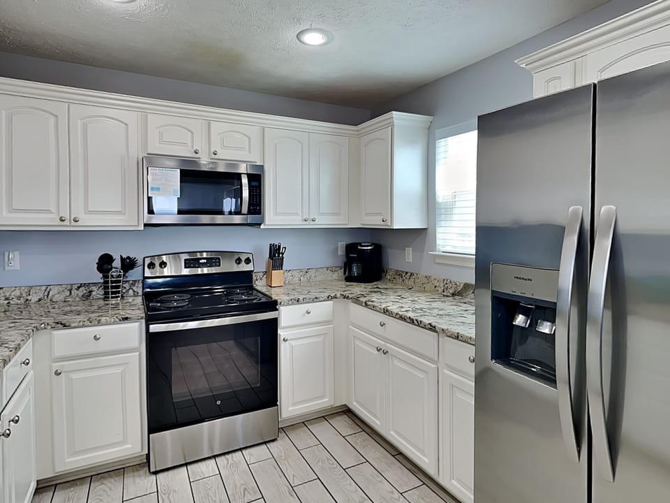 House, Multiple Beds, Pool Access, Ocean View (Sea Struck) | Private kitchen | Coffee/tea maker, fridge, microwave, oven