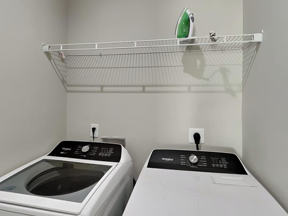 Studio (3 Bedrooms) | Property amenity