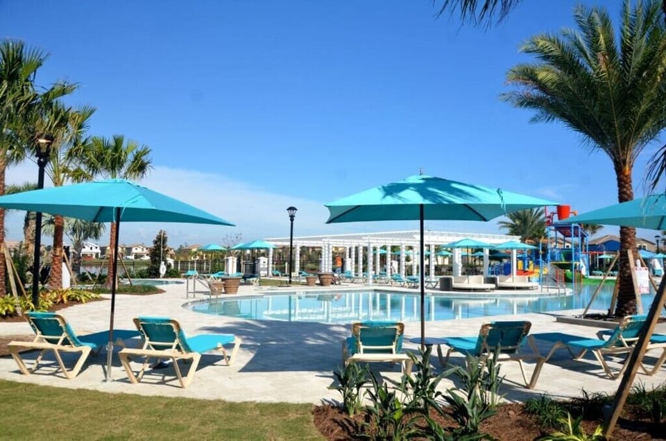 Beautiful 7 bed 5.5 bath villa located in Windsor At Westside Resort