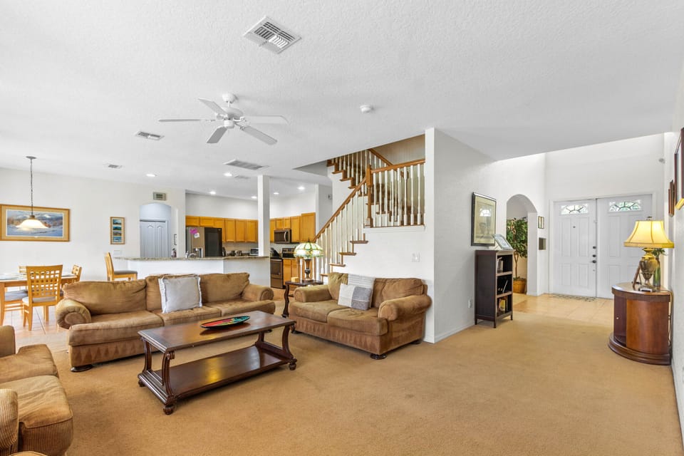 This villa has a total of 6 bedrooms.