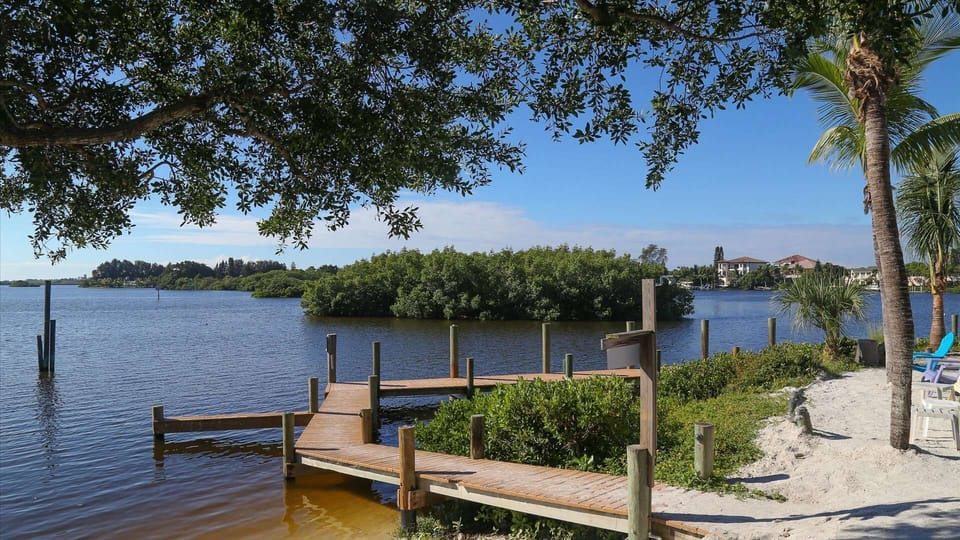 Beautiful 3 bed 2 bath villa located in Sarasota County