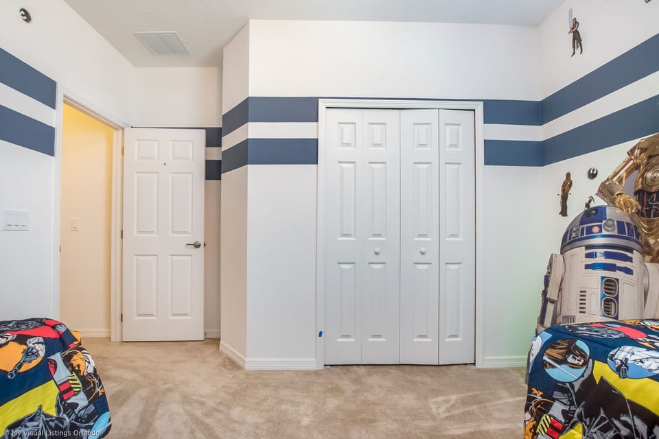 Beautiful 14 bed 11 bath villa located in Solterra Resort