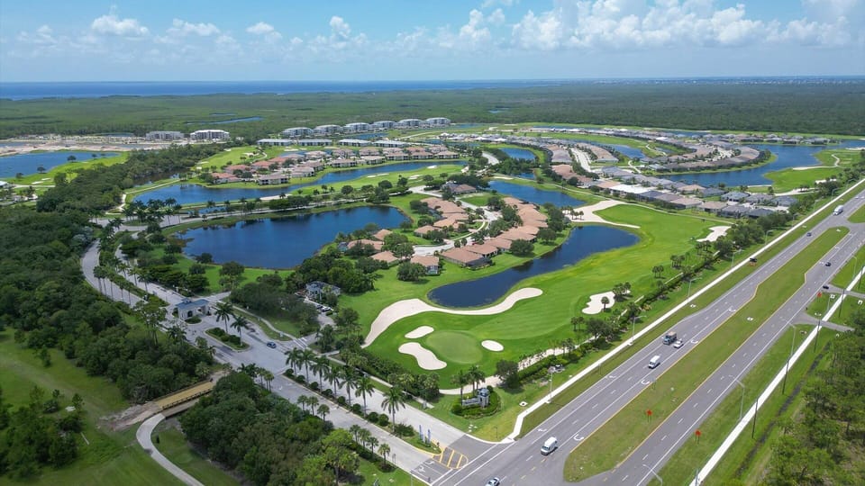 Beautiful 3 bed 2 bath condo located in Charlotte Harbor Area