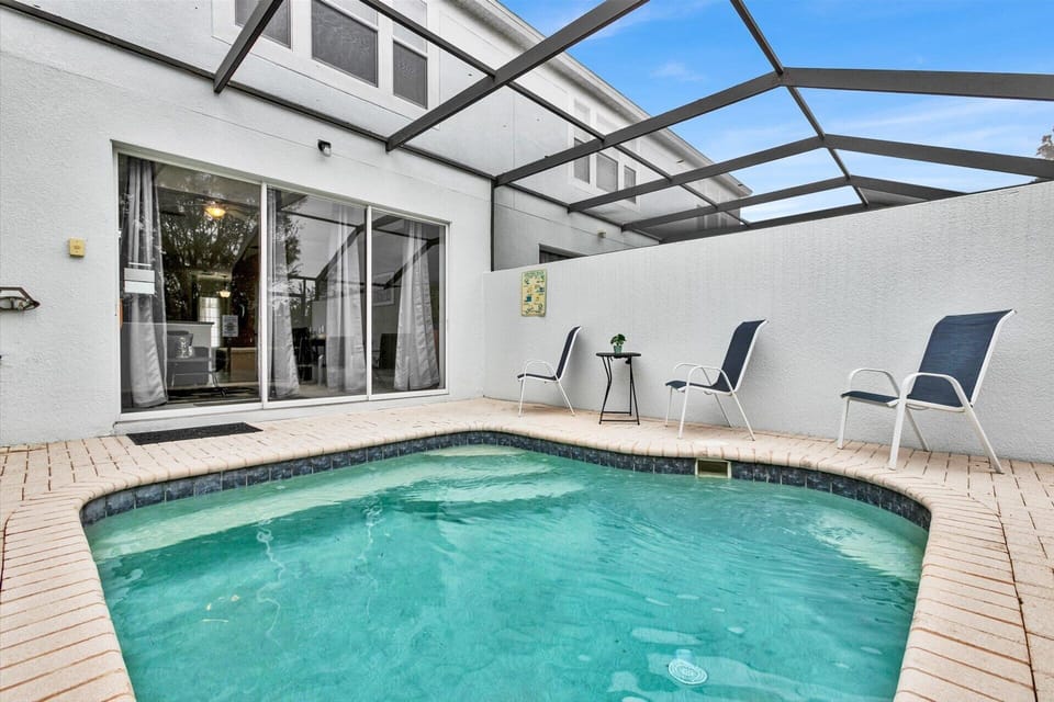 Beautiful 3 bed 3 bath townhome located in Windsor Hills Resort