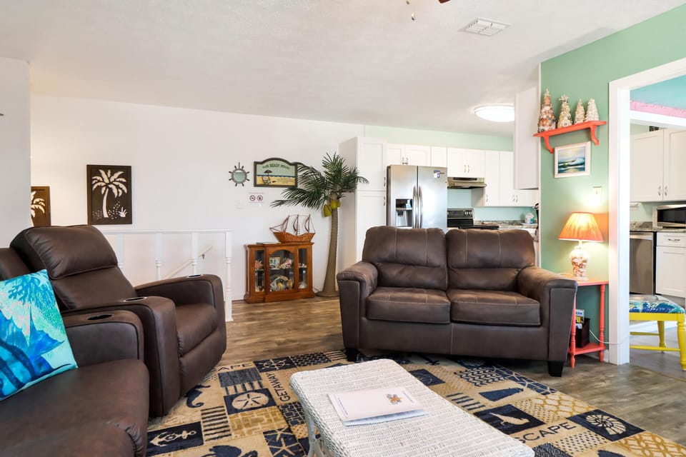 House, Multiple Beds (Sea Shell) | Living area