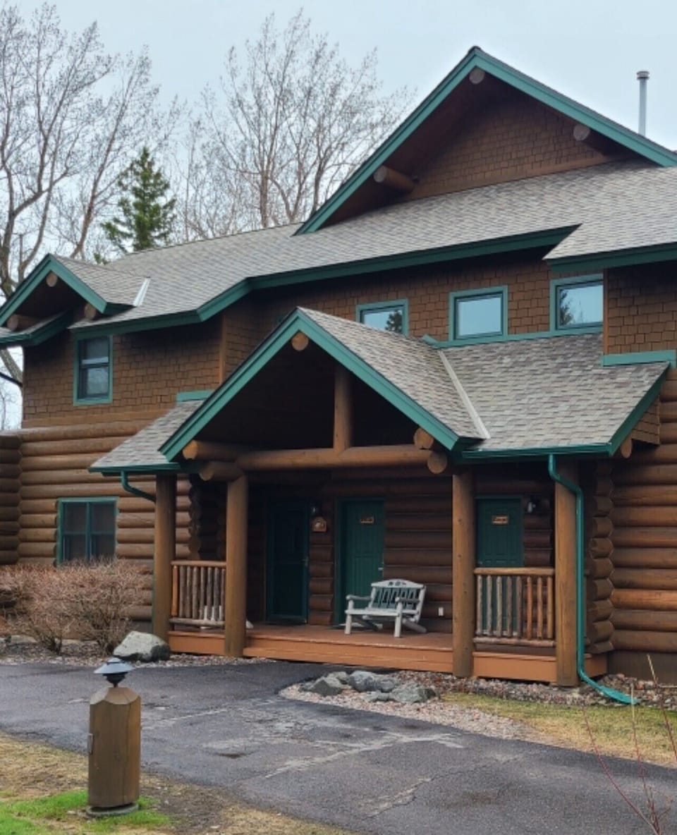 We are the left side of the 2 story duplex
with private entrance to 1st & 2nd fl