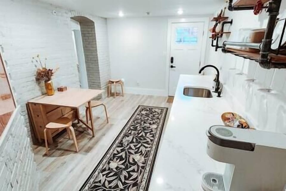 Private Kitchenette (2)