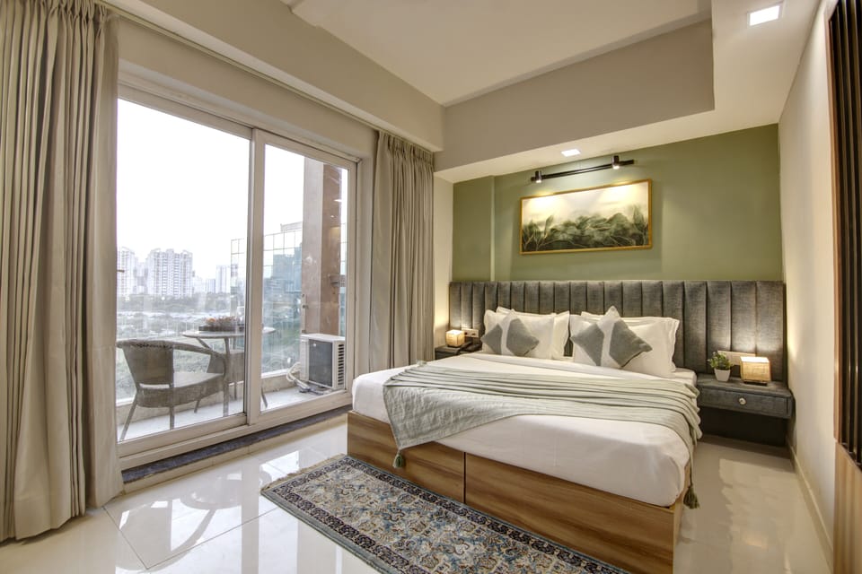 1 bedroom, premium bedding, in-room safe, desk