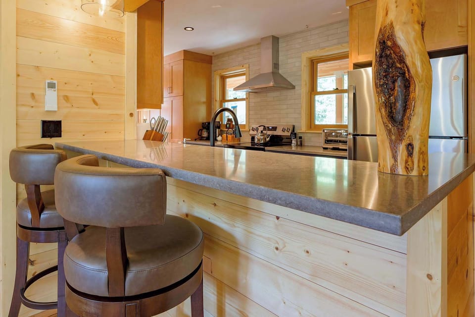 Kitchen island with bar seating