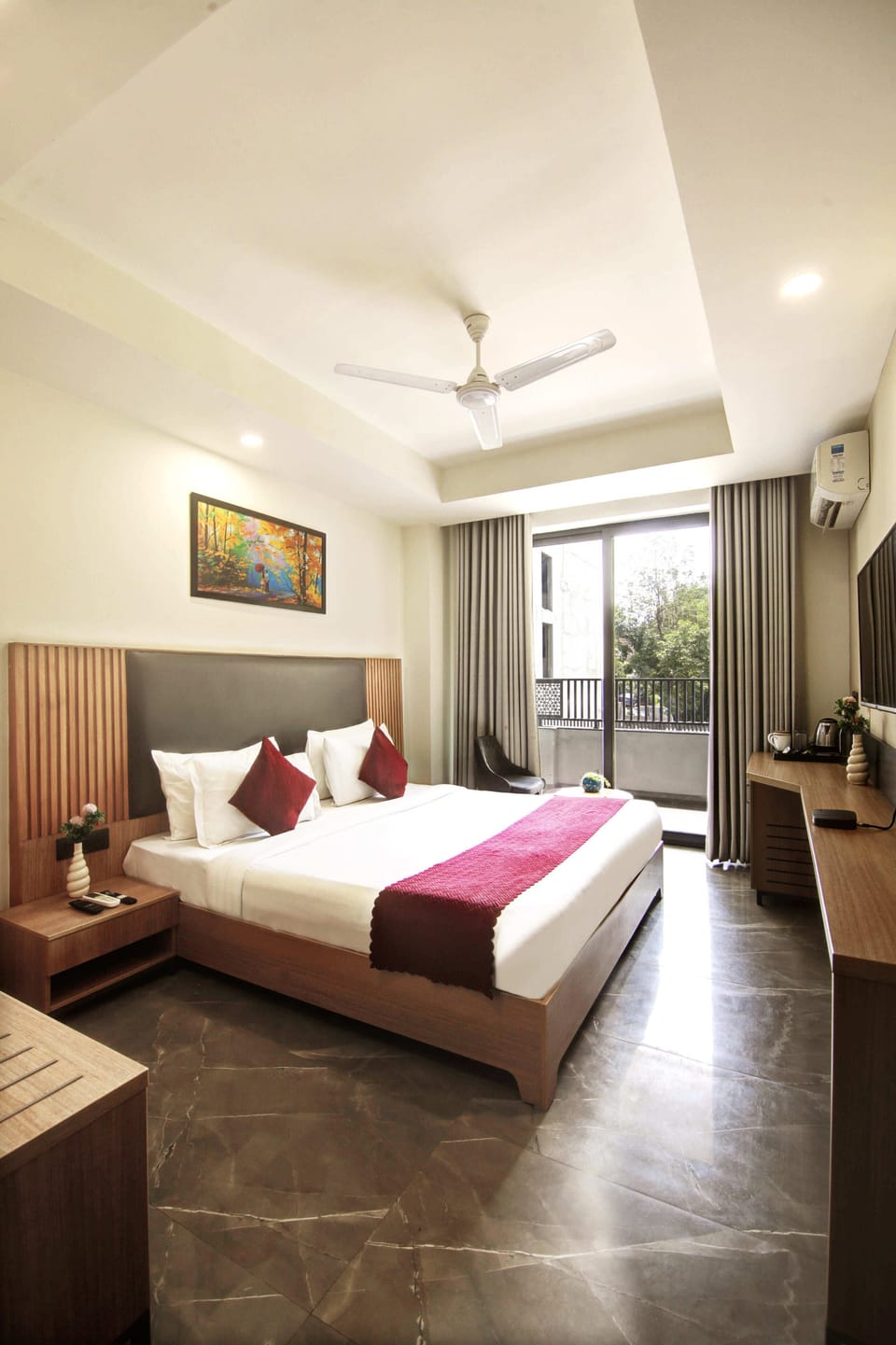 Deluxe Room with City View | City view