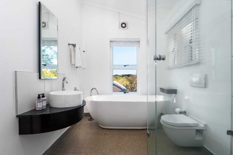 Standard Double Room | Bathroom