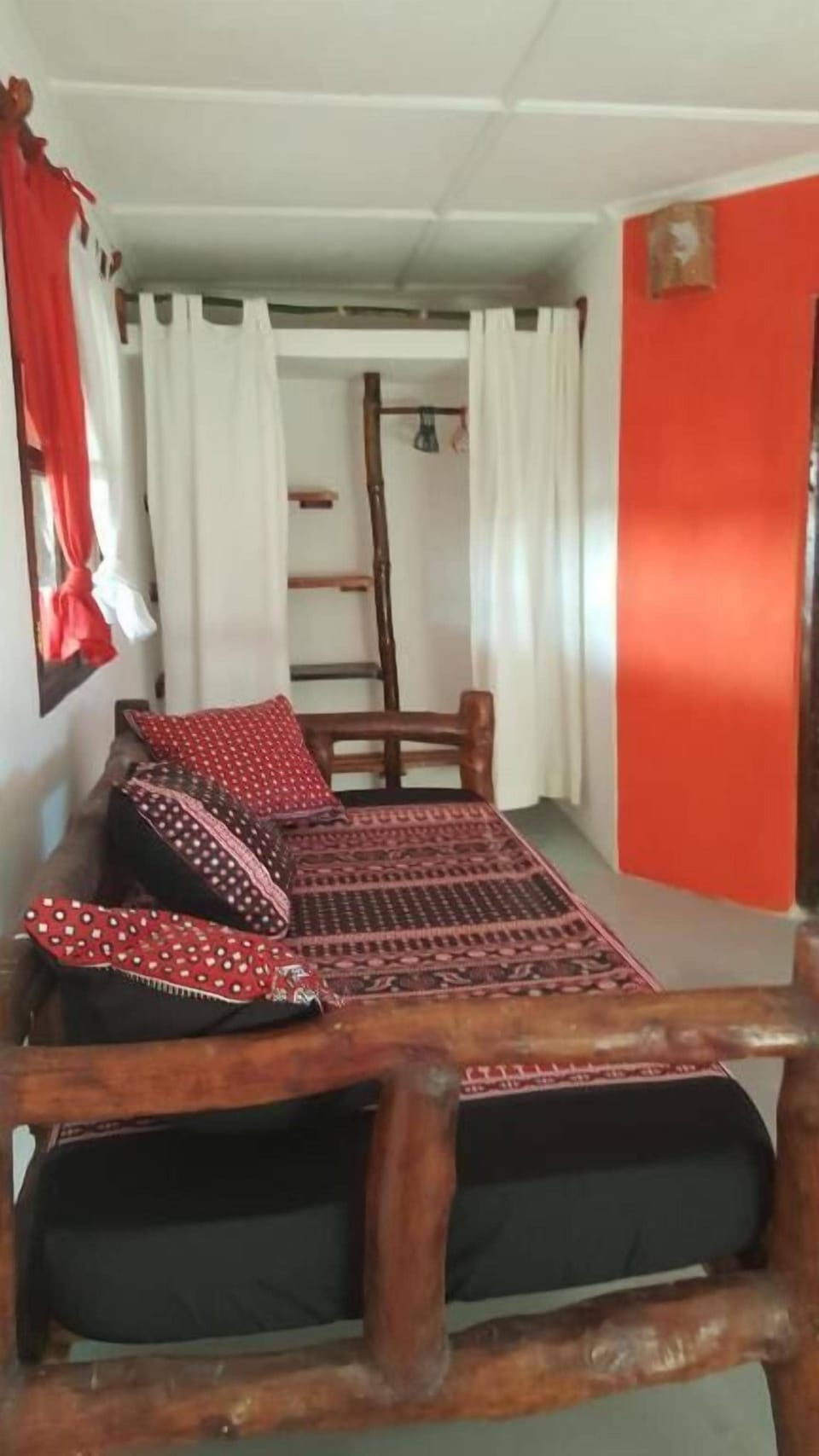 Family Room | 1 bedroom, soundproofing, free WiFi