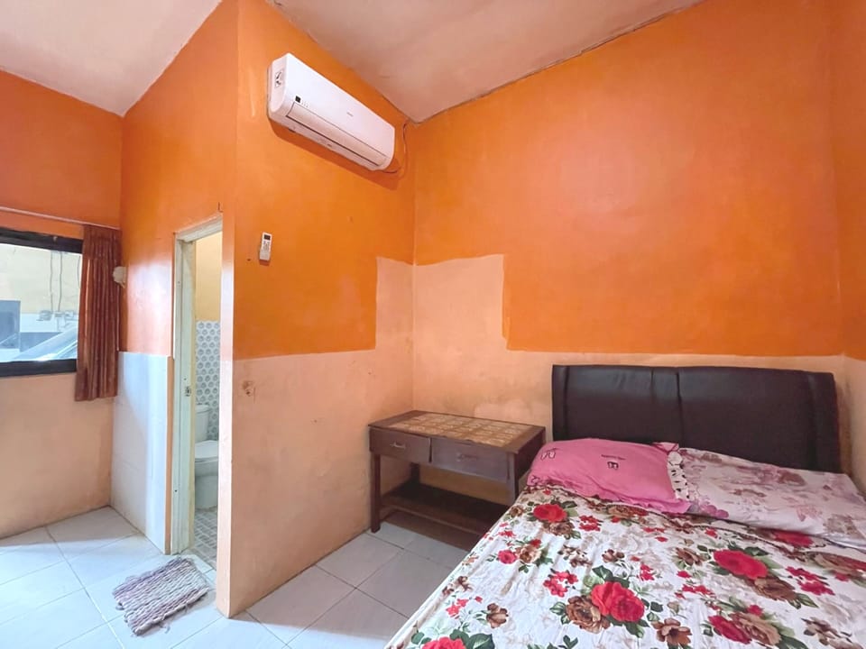 Standard Double Room | Free WiFi, bed sheets