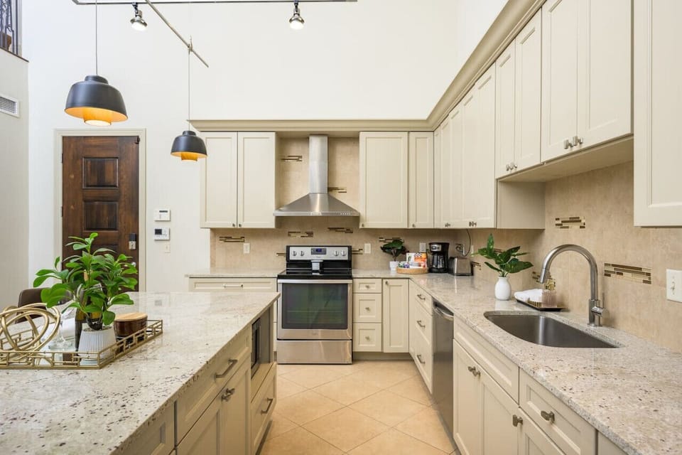 Fully Stocked Kitchen