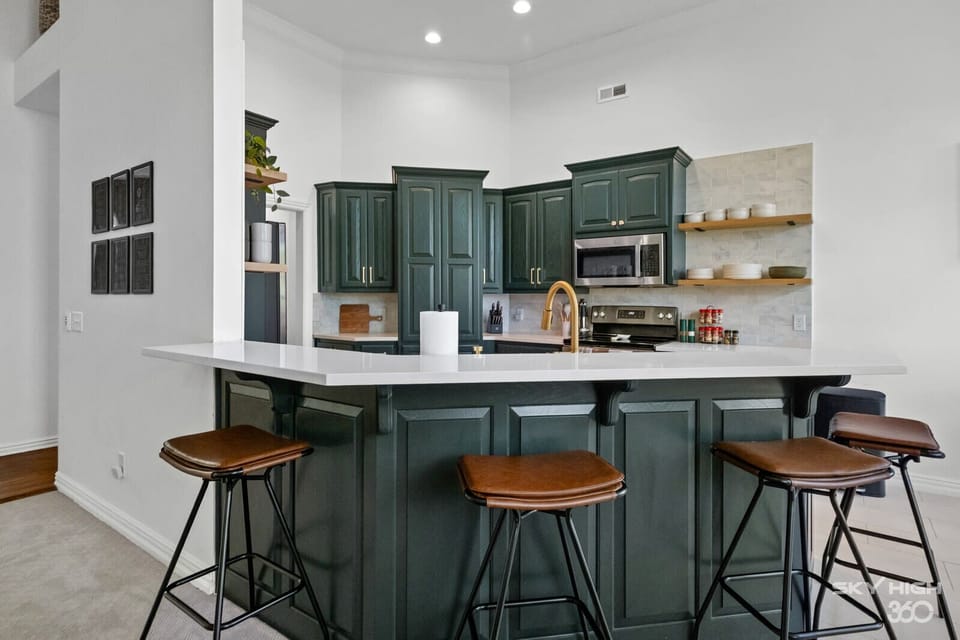 Breakfast bar seating