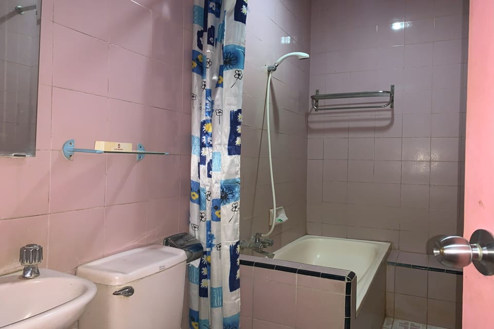 Standard Twin Room | Bathroom | Shower, soap