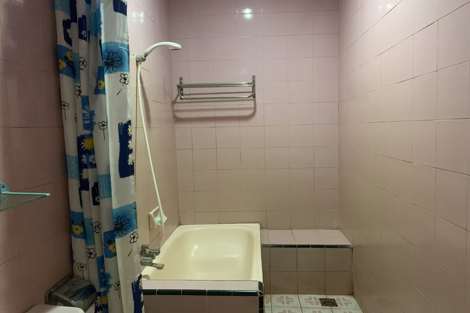 Standard Twin Room | Bathroom | Shower, soap