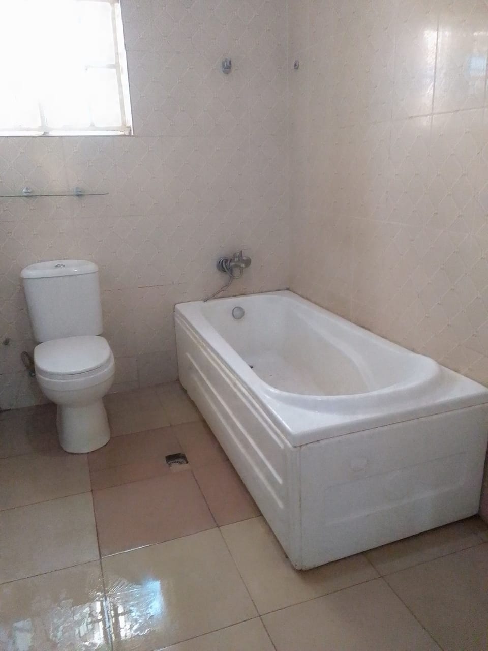 Business Apartment | Bathroom | Combined shower/tub, rainfall showerhead, towels, soap