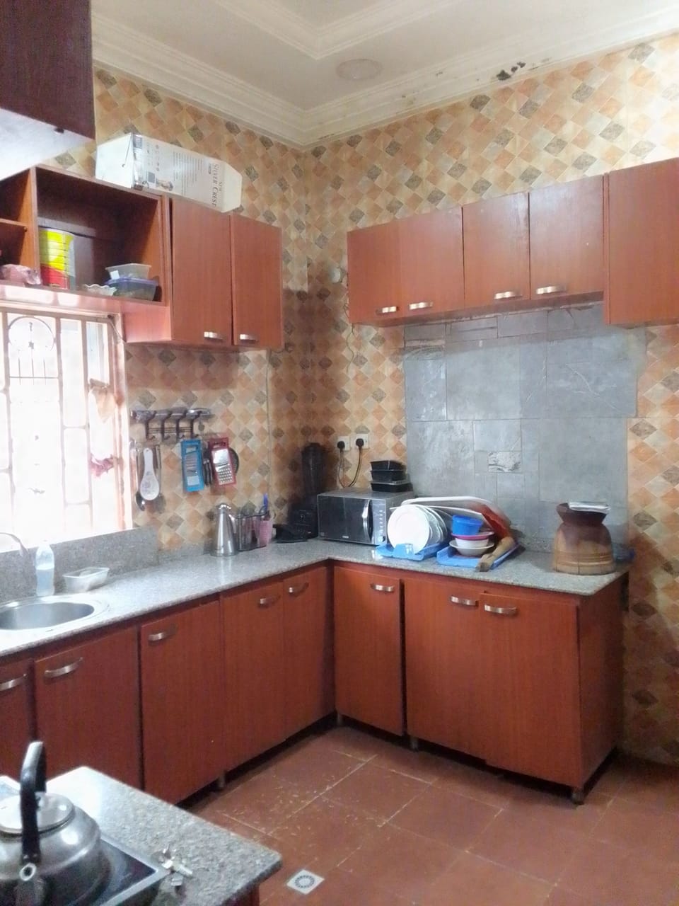 Business Apartment | Private kitchen | Full-size fridge, microwave, oven, dishwasher