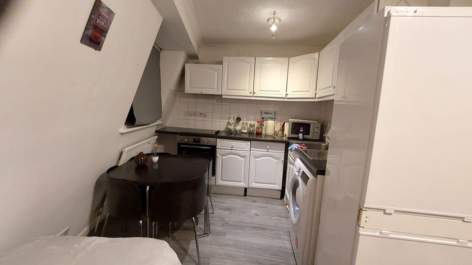 Apartment | Private kitchen | Fridge, microwave, oven, stovetop