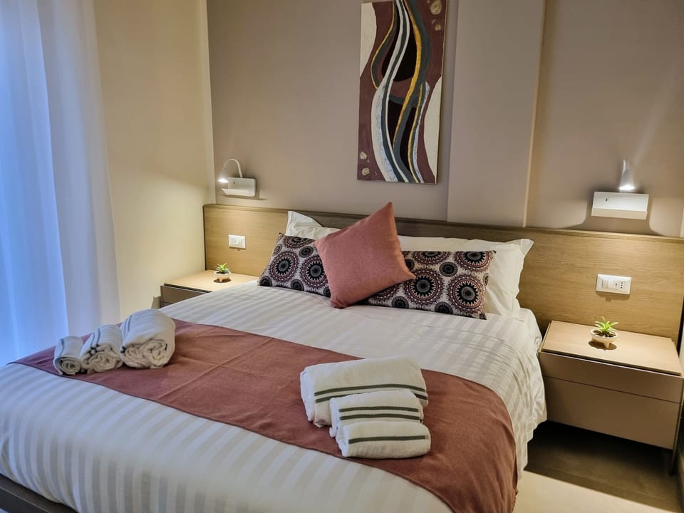 Traditional Room | 1 bedroom, minibar, desk, free WiFi