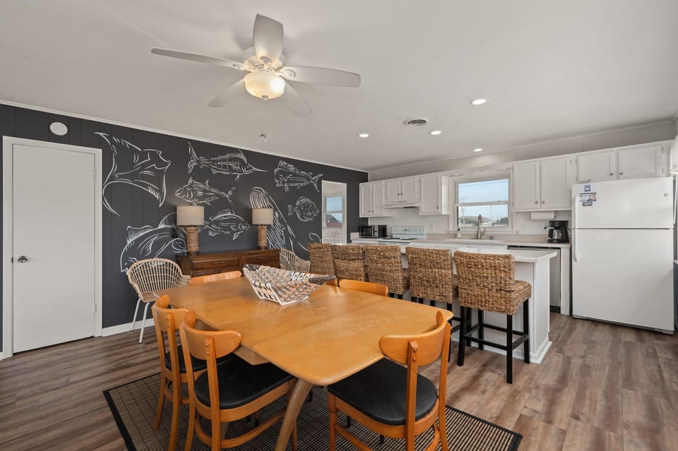 Dining & Kitchen