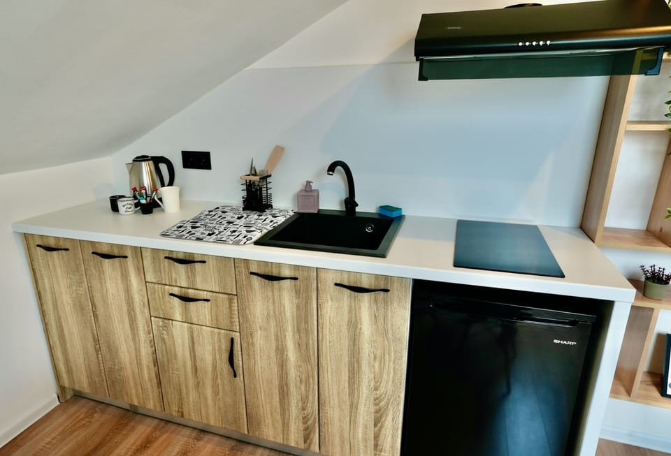 Private kitchen fully equipped.