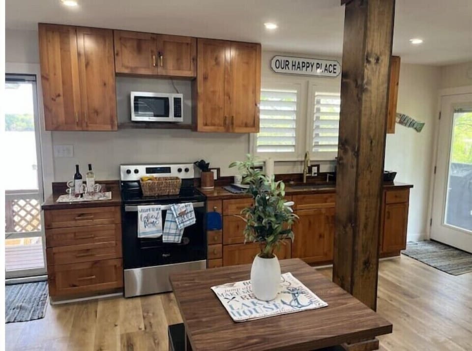 Full size kitchen for your cooking needs