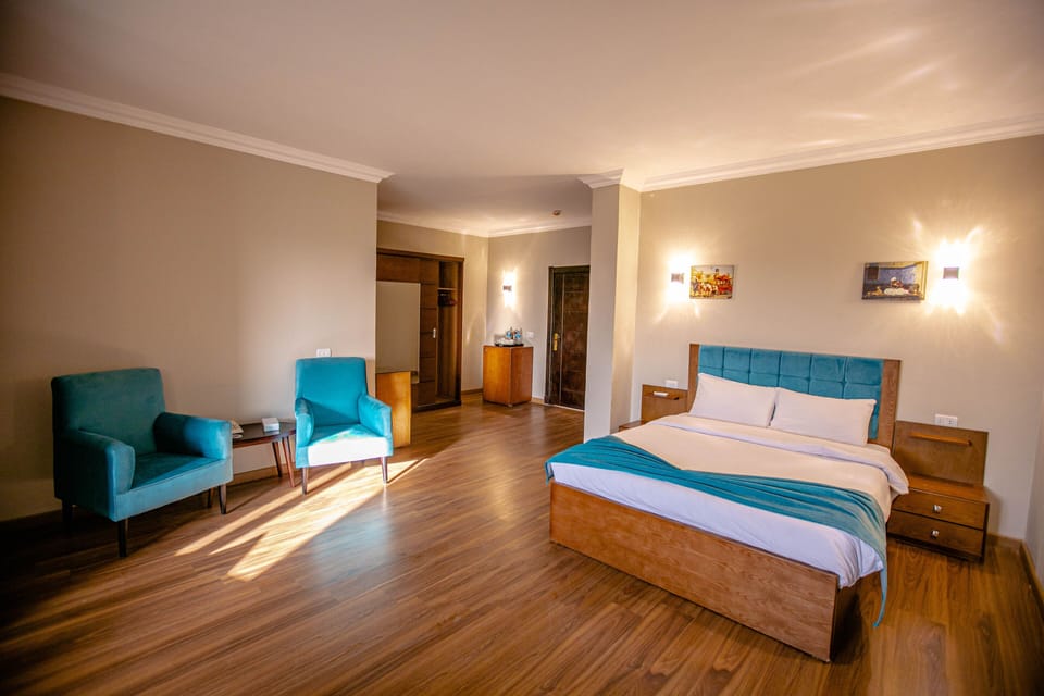 Standard Studio Suite | Egyptian cotton sheets, premium bedding, down comforters