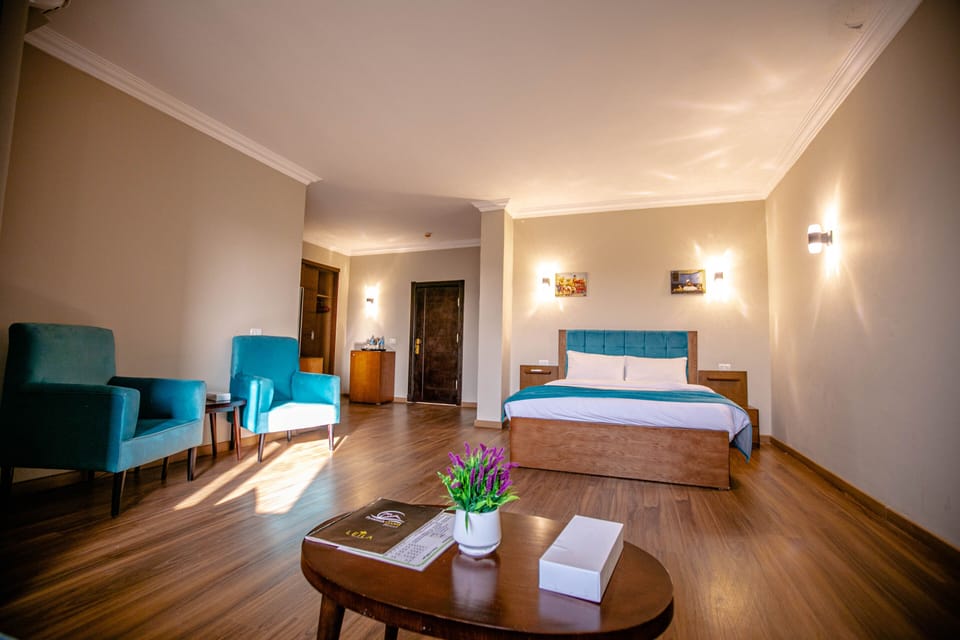 Standard Studio Suite | Egyptian cotton sheets, premium bedding, down comforters
