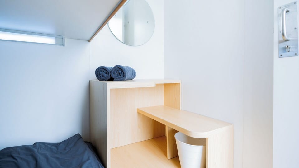 Earth Double | Blackout drapes, soundproofing, free WiFi, bed sheets