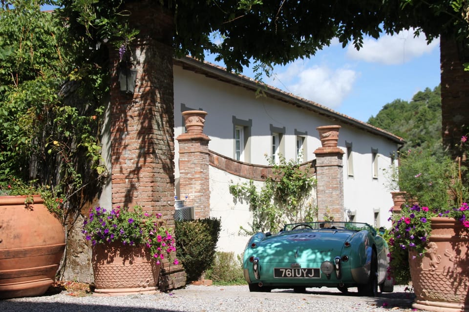 House | 17 bedrooms, high-speed internet