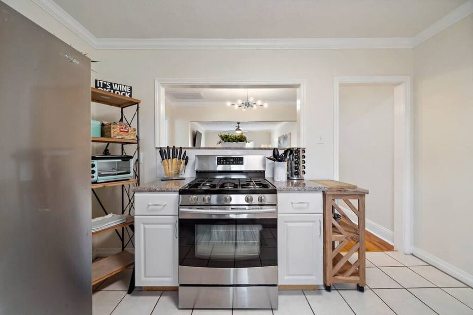 Full Kitchen