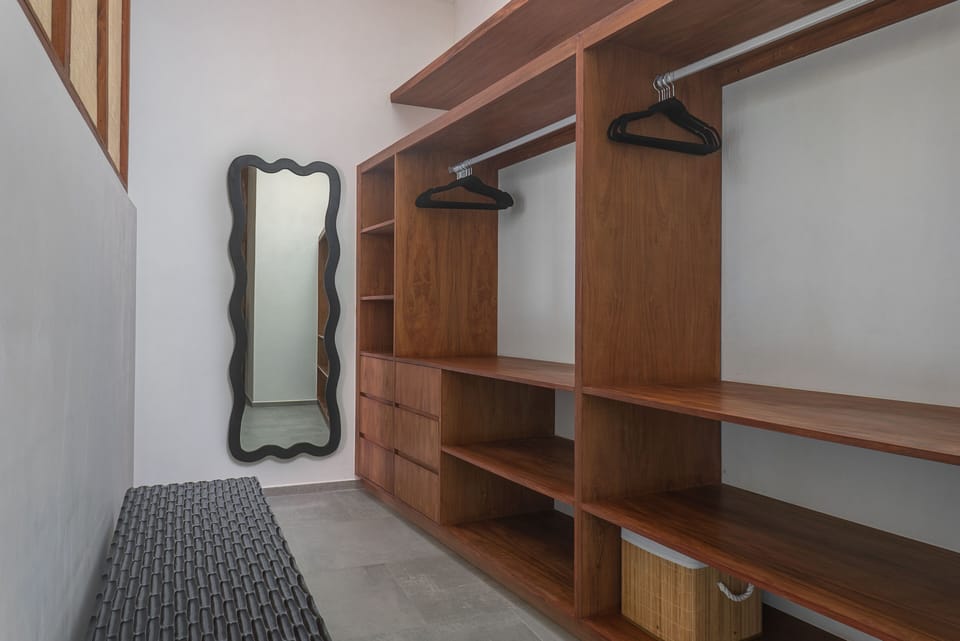 Deluxe Villa | 4 bedrooms, in-room safe, desk, blackout drapes