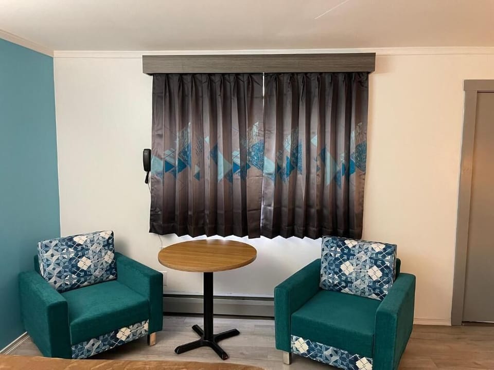 Room 1 King Bed | Desk, free WiFi, bed sheets