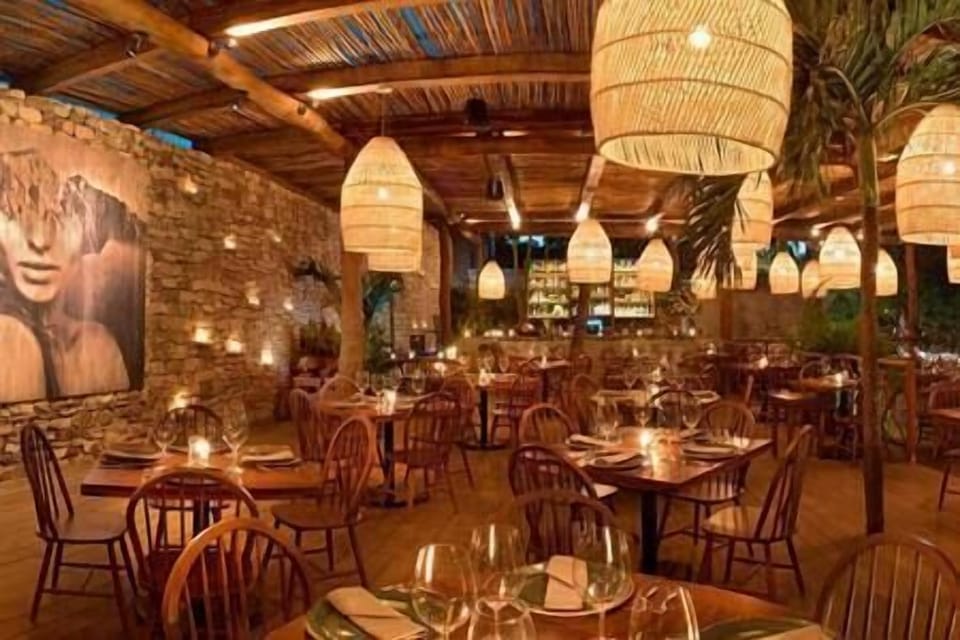 Culinary adventure at Rosa Negra: Taste sensations nearby!