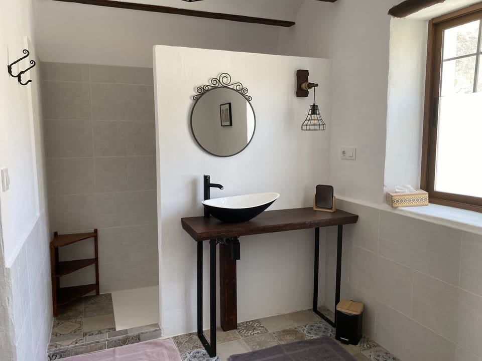 Comfort Double Room | Bathroom | Hair dryer, soap, toilet paper