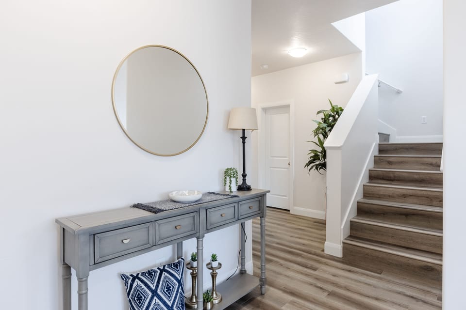 Entry to Bedrooms