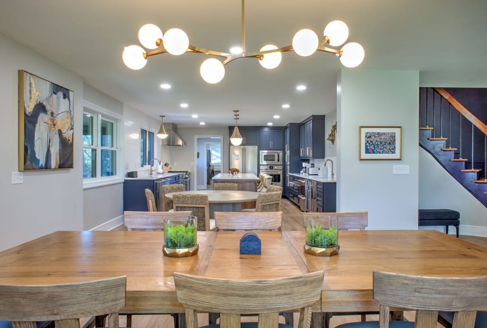 Plenty of Kitchen Seating