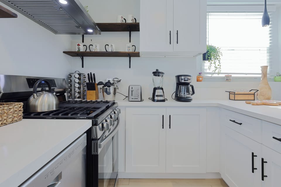 Full kitchen
