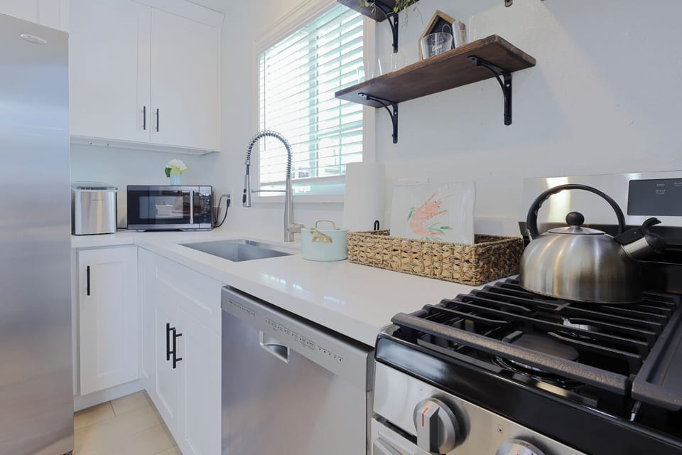 Full kitchen