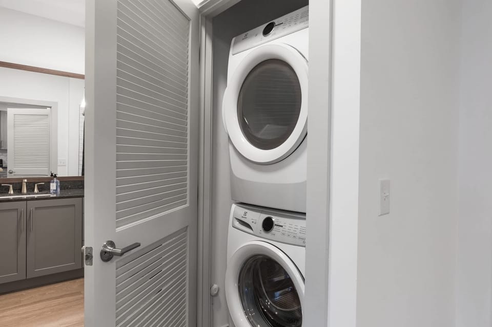 Washer & Dryer In Unit