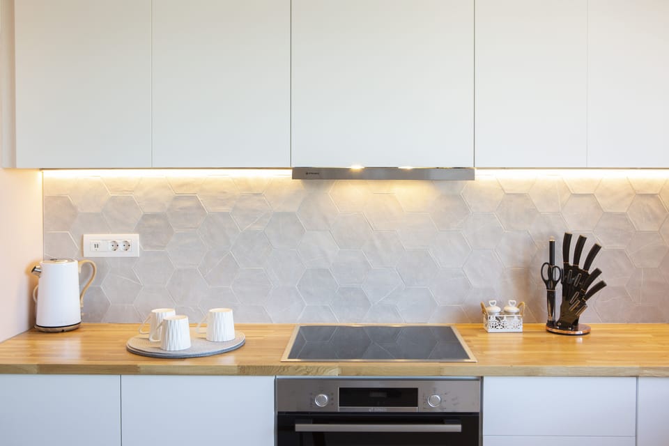 Fully equipped kitchen.