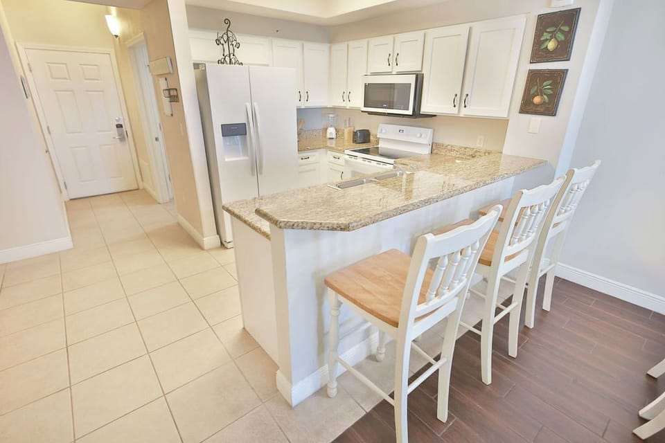 Kitchen with Breakfast Bar - Kitchen 1 Part 2