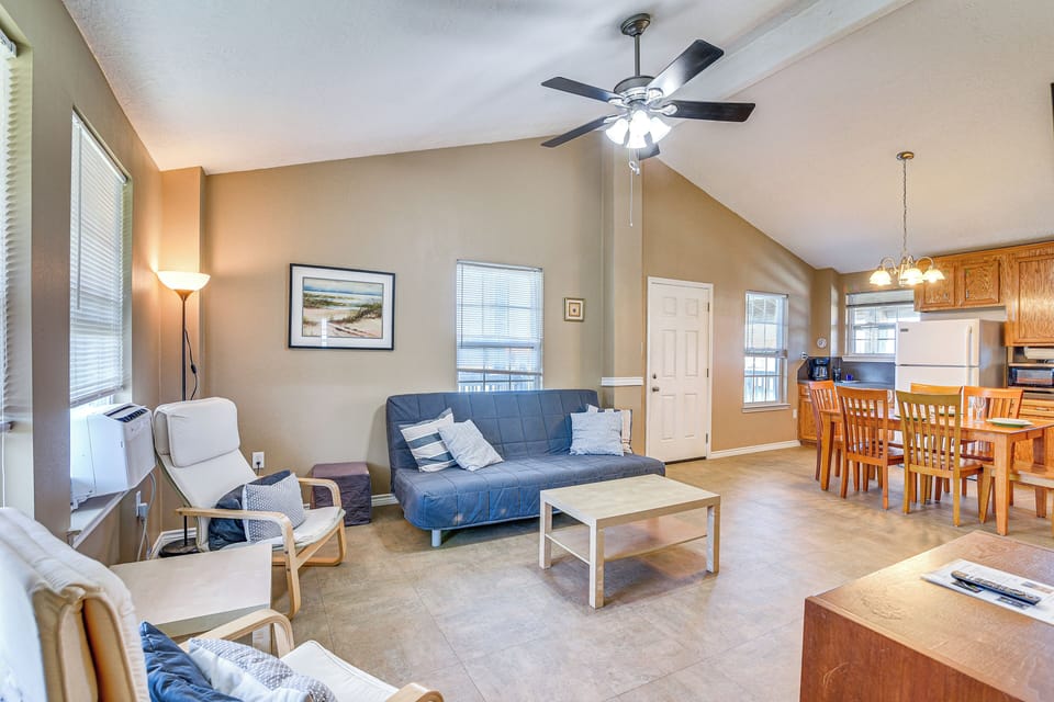 House (2 Bedrooms) | Interior