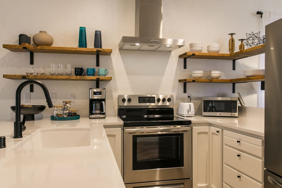 Lovely well-stocked Kitchen with complimentary local coffee.