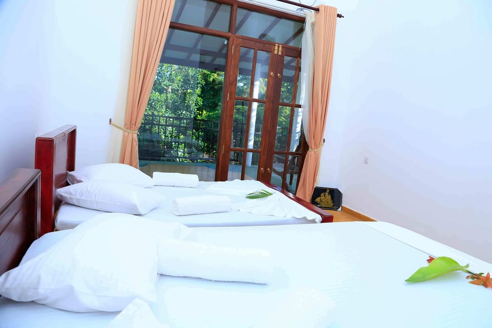 Deluxe Triple Room | Individually decorated, individually furnished, desk, soundproofing